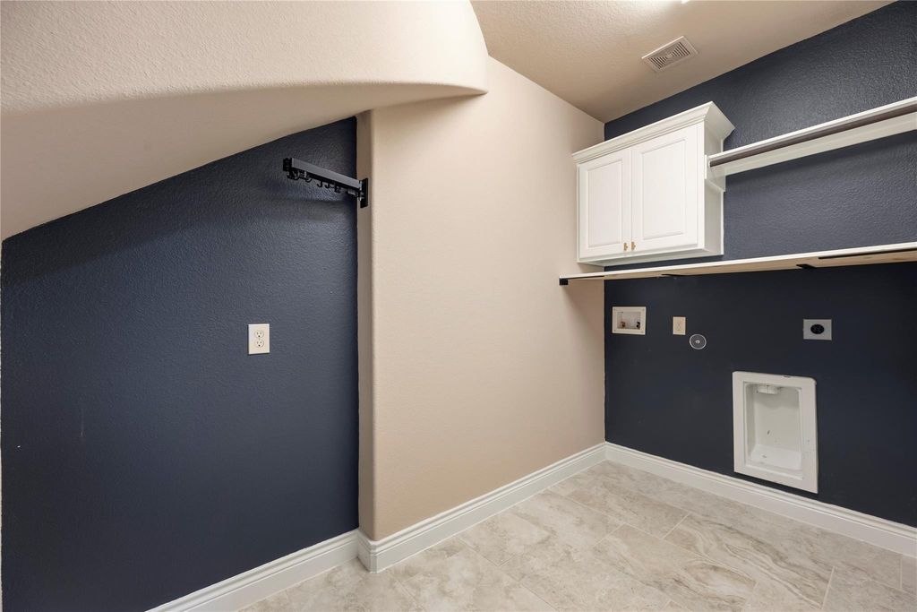 Image 36 of property listing at 10323 Millcreek Manor Lane, Cypress, TX 77433