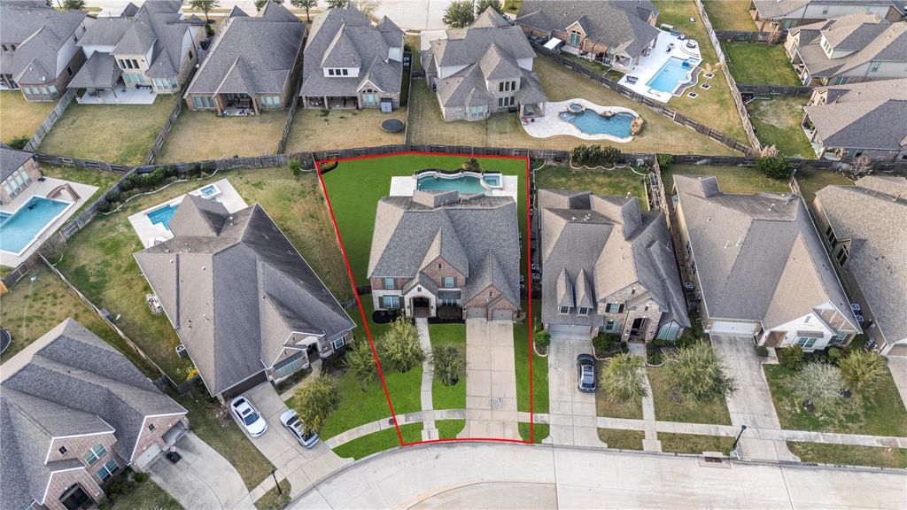 Image 48 of property listing at 10323 Millcreek Manor Lane, Cypress, TX 77433