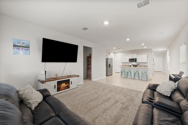 105 Greengate Drive, Boyd, TX 76023