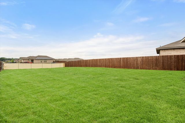 105 Greengate Drive, Boyd, TX 76023