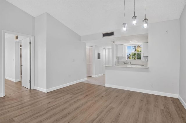 6323 La Costa Drive M, Boca Raton, FL 33433