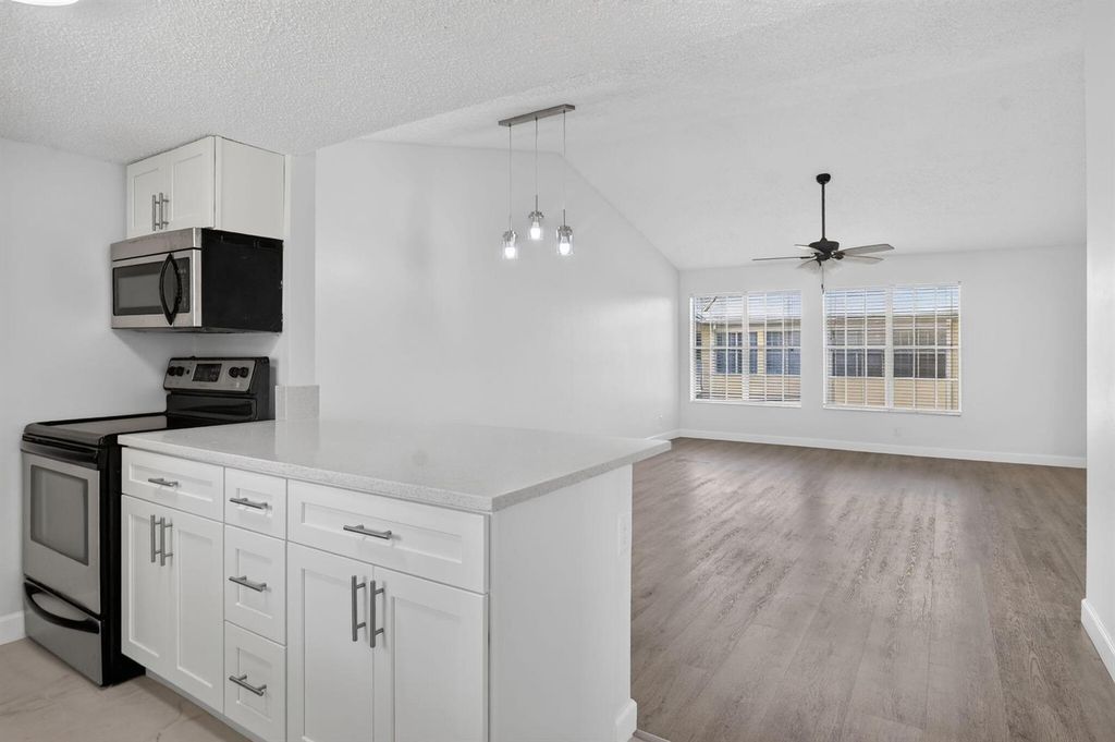 6323 La Costa Drive M, Boca Raton, FL 33433