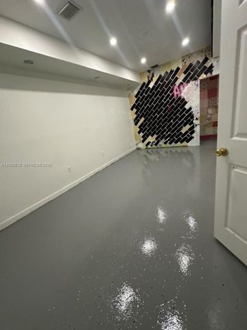 307 NW 10th Terrace 307, Hallandale Beach, FL 33009