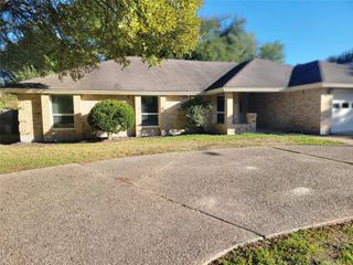 10403 Pinehurst DR, Austin, TX 78747