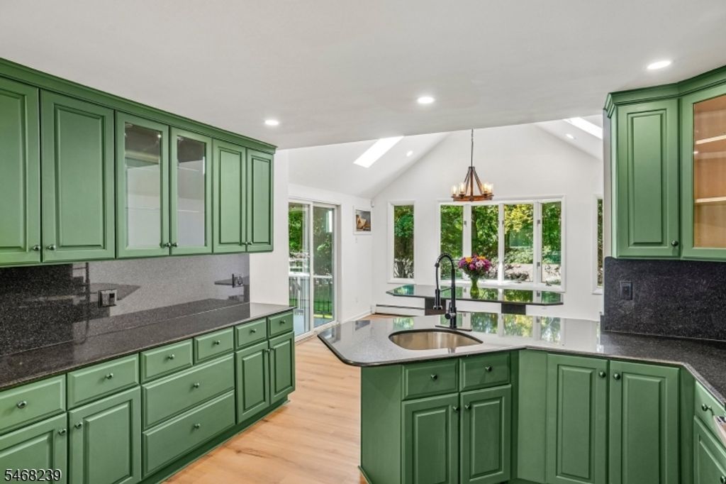 509 Ramapo Valley Rd, Oakland Boro, NJ 07436 — exterior