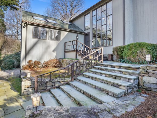 8 Bayberry Ridge Road, Westport, CT 06880