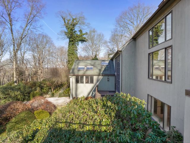 8 Bayberry Ridge Road, Westport, CT 06880