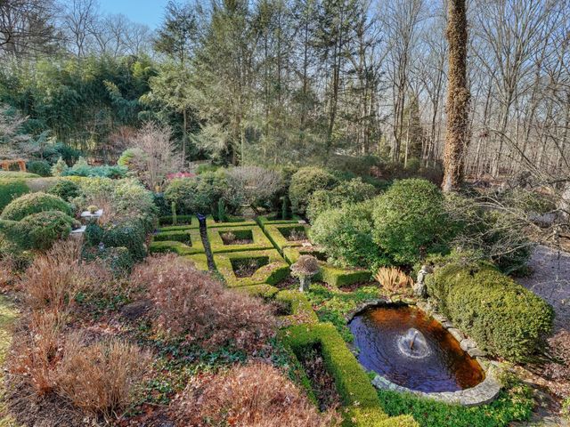 8 Bayberry Ridge Road, Westport, CT 06880