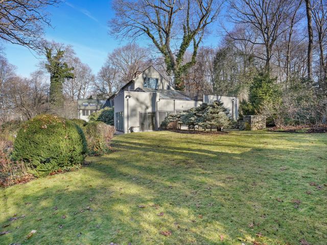 8 Bayberry Ridge Road, Westport, CT 06880