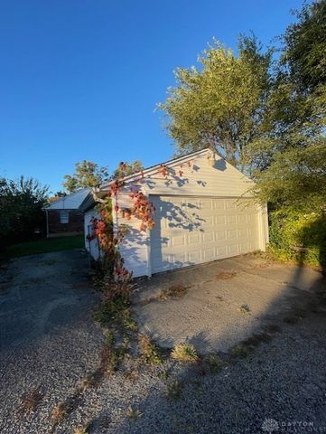 2816 Oakridge, Dayton, OH 45417