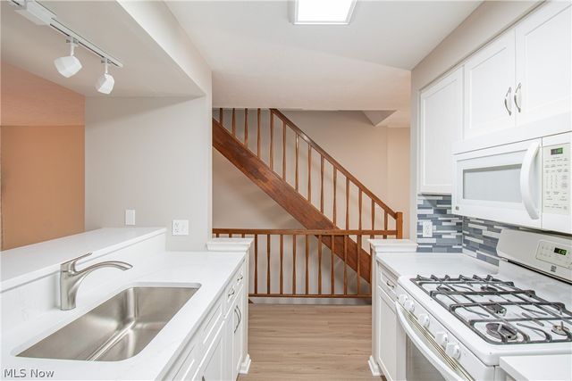 3765 Lake Run Boulevard, Stow, OH 44224