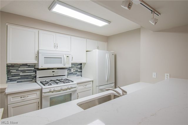 3765 Lake Run Boulevard, Stow, OH 44224