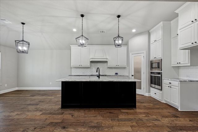 541 Harvest Grove Drive, Waxahachie, TX 75165