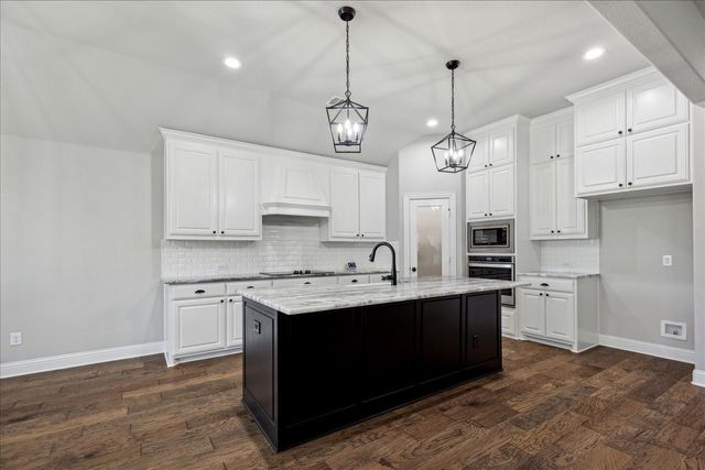 541 Harvest Grove Drive, Waxahachie, TX 75165