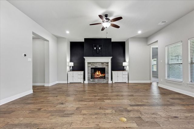 541 Harvest Grove Drive, Waxahachie, TX 75165
