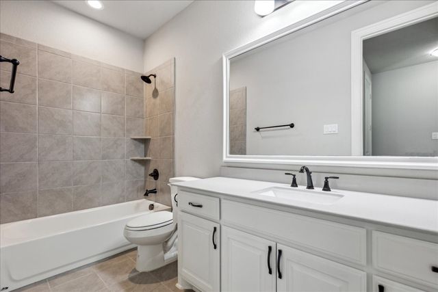 541 Harvest Grove Drive, Waxahachie, TX 75165