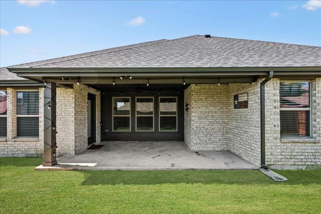 541 Harvest Grove Drive, Waxahachie, TX 75165