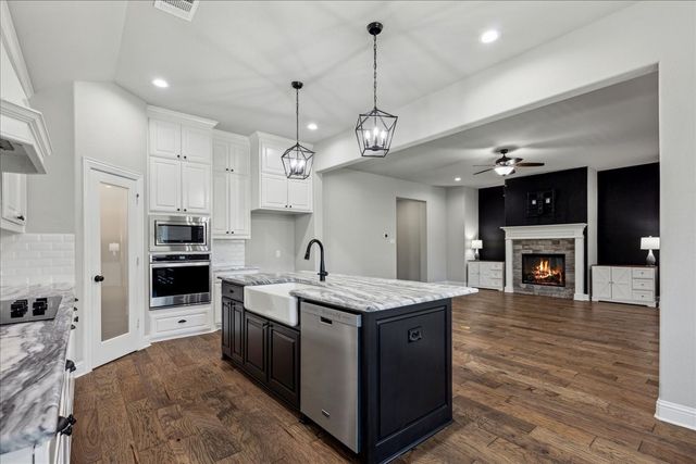 541 Harvest Grove Drive, Waxahachie, TX 75165