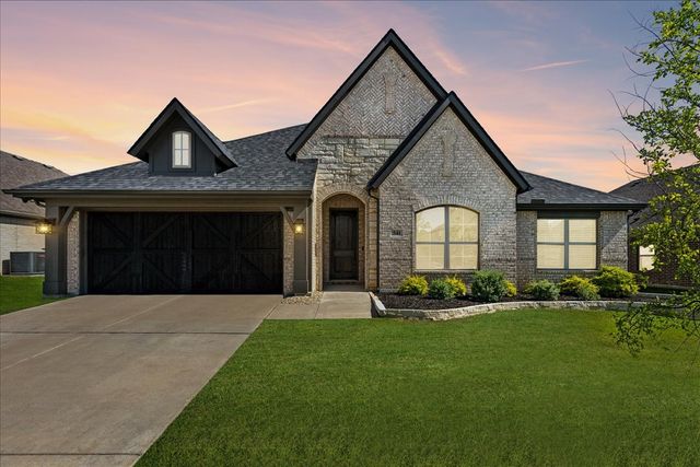 541 Harvest Grove Drive, Waxahachie, TX 75165