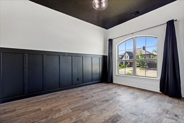 541 Harvest Grove Drive, Waxahachie, TX 75165