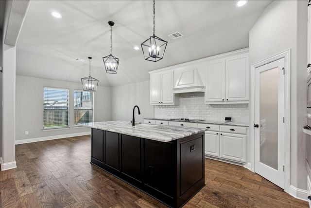 541 Harvest Grove Drive, Waxahachie, TX 75165
