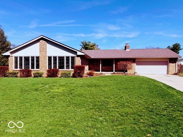 3642 Deerfield Place, Columbus, IN 47203