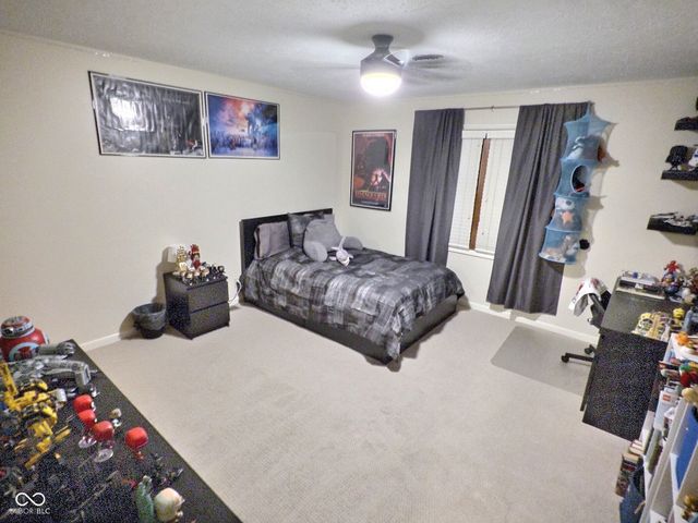 3642 Deerfield Place, Columbus, IN 47203