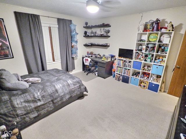 3642 Deerfield Place, Columbus, IN 47203