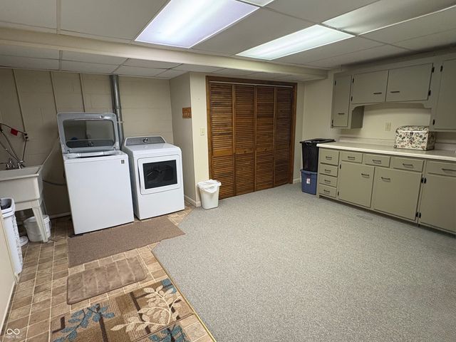 3642 Deerfield Place, Columbus, IN 47203