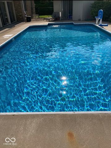 3642 Deerfield Place, Columbus, IN 47203