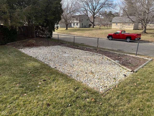 3642 Deerfield Place, Columbus, IN 47203