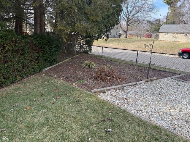 3642 Deerfield Place, Columbus, IN 47203