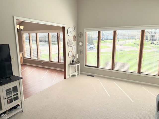 3642 Deerfield Place, Columbus, IN 47203