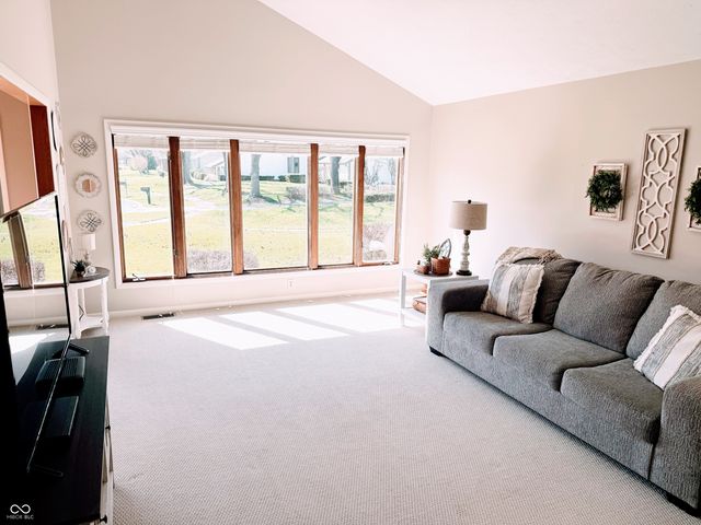 3642 Deerfield Place, Columbus, IN 47203