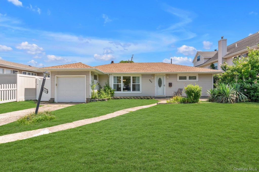 660 Franklin Boulevard, Long Beach, NY 11561 — exterior