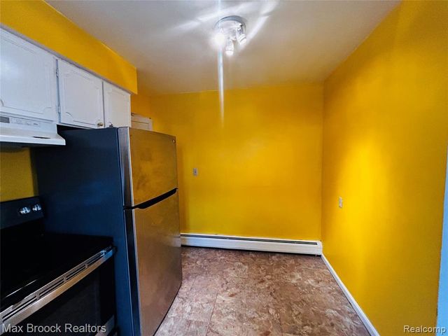 4113 Telegraph Road B-117, Bloomfield Hills, MI 48302