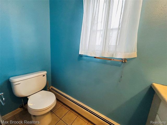 4113 Telegraph Road B-117, Bloomfield Hills, MI 48302