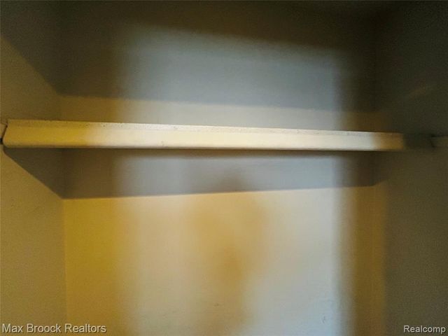 4113 Telegraph Road B-117, Bloomfield Hills, MI 48302