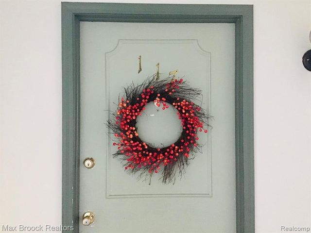 4113 Telegraph Road B-117, Bloomfield Hills, MI 48302