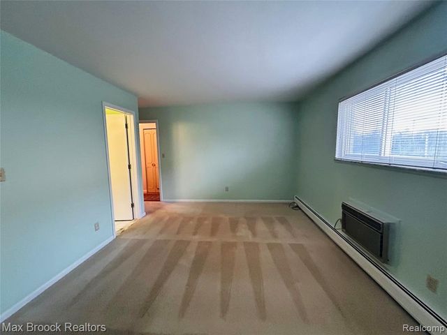 4113 Telegraph Road B-117, Bloomfield Hills, MI 48302