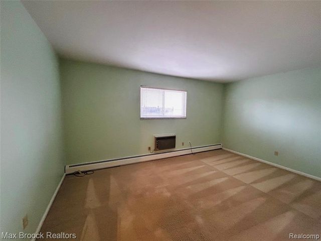 4113 Telegraph Road B-117, Bloomfield Hills, MI 48302