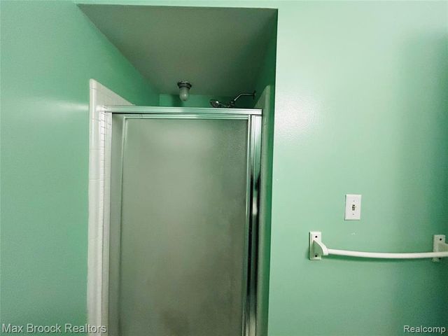 4113 Telegraph Road B-117, Bloomfield Hills, MI 48302