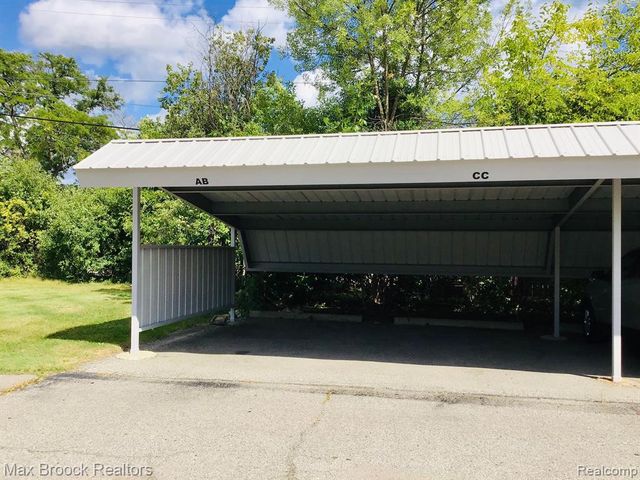 4113 Telegraph Road B-117, Bloomfield Hills, MI 48302