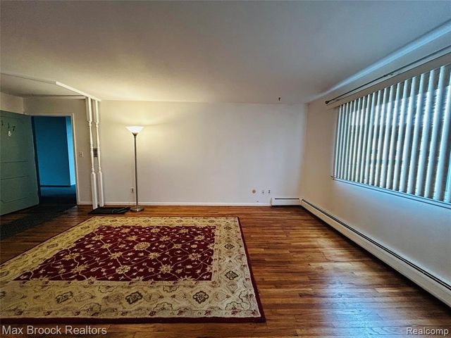 4113 Telegraph Road B-117, Bloomfield Hills, MI 48302