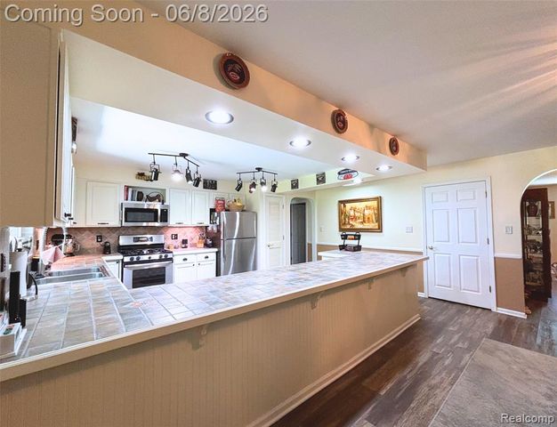 5400 Grange Hall Road, Holly, MI 48442