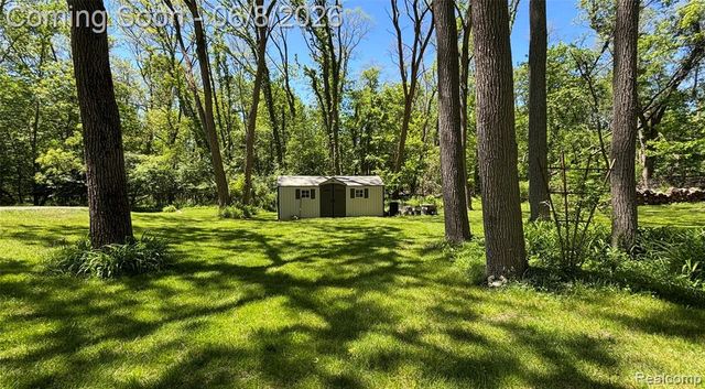 5400 Grange Hall Road, Holly, MI 48442