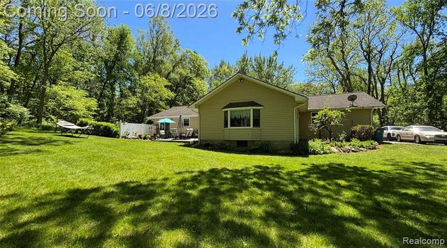 5400 Grange Hall Road, Holly, MI 48442