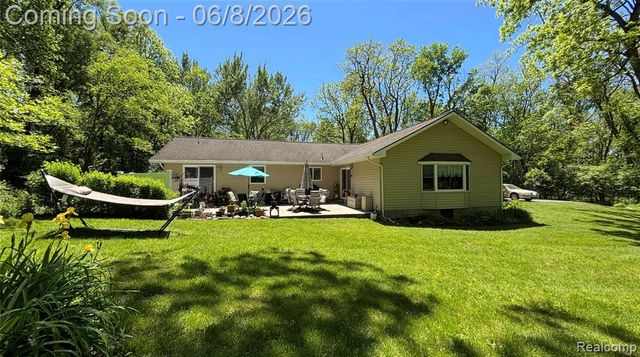 5400 Grange Hall Road, Holly, MI 48442