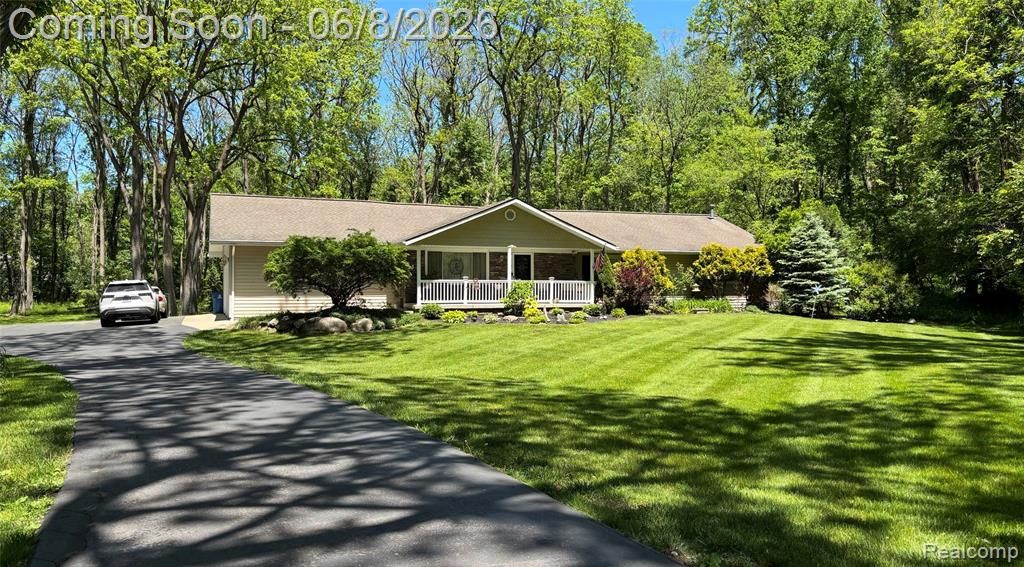 5400 Grange Hall Road, Holly, MI 48442