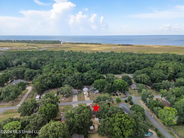 8408 Clamshell Avenue, Ocean Springs, MS 39564
